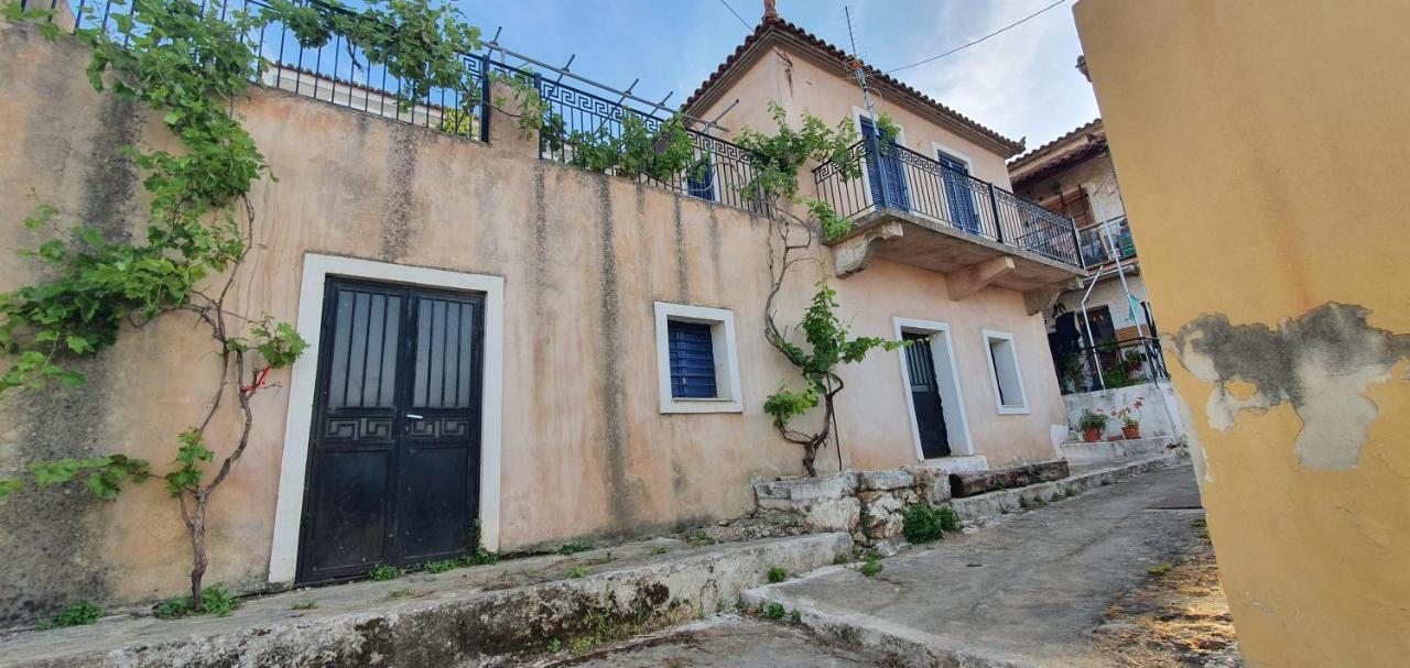 Traditional Hillside Cottage Gythio Ngoại thất bức ảnh